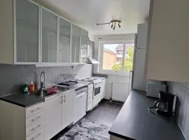2 bedroom apartment close to the station