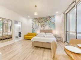 Large, bright and refined studio,10 min from Paris