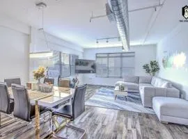 BRAND NEW Modern 1BD Loft in Downtown with free parking