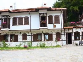 Family Hotel Dinchova kushta