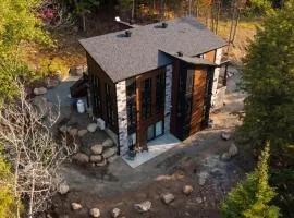 Alta Vita Ste-Adèle Modern, Forest, Spa and Sauna
