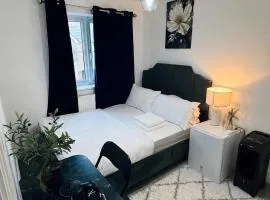 Stylish Modern double room with private bathroom