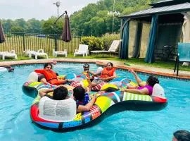 Huge Farmstay w/ Pool, Animals, Pond, & Game Room