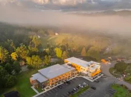 Sun & Ski Inn and Suites