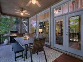K-Tees Cottage - Big Canoe,GA - Soak in the Private Hot Tub, Challenge Friends in the Arcade, Take in Scenic Golf Course Views,