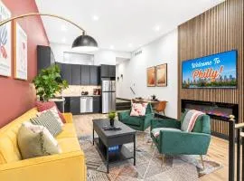 5 Star Old City Stunner- Walk to Historical Sites