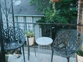 Boutique Style 2 Bdrm Apt offering Any & All of a Traveler's Needs