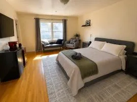 Modern Suite Private Bath FREE Parking Near Manhattan