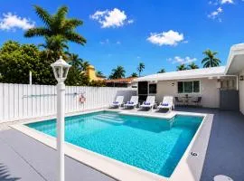 Walk to Hollywood Beach Luxury 4BR Villa