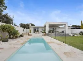 The White Oasis – Sorrento Family Haven