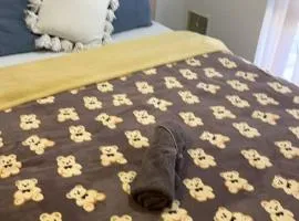 Bright Spacious Room near Perth Airport with AC Room 4