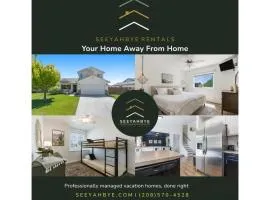 Caldwell Lux Getaway! Large Family Friendly Home