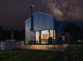 Juniper - Luxury Cottage with Stunning Views, Private Hot Tub, Private Path to Beach