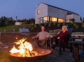 Birch - Luxury Oceanview Cottage with Hot Tub & Private Beach Access near Cabot Trail