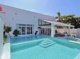 Alesea Baroro, La Union, Private Modern Villa with Pool, Jacuzzi, Beachfront View