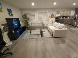 Luxury Modern Home Spacious High-End Appliances