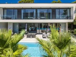 Luxury TABOO Villa & Spa in Medulin for 8 people with heated pool & wellness area