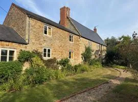 17th Century Farmhouse - Near Silverstone Circuit
