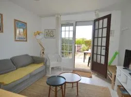 Triplex avec jardinet - wifi - à 400m de la plage