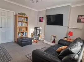 North Glasgow Sleeps 4 with Wifi & Parking
