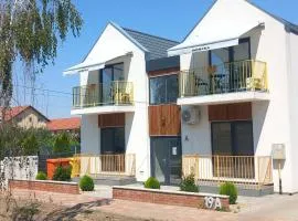 APARTAMENT DOMINA - deluxe - self check-in, aer conditionat, oază de liniște, sentimentul de acasă