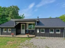 Lovely Home In Ebeltoft With Sauna