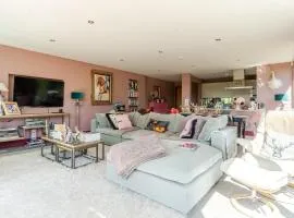 Luxurious Corporate Retreat and Holiday Home in the Cotswolds