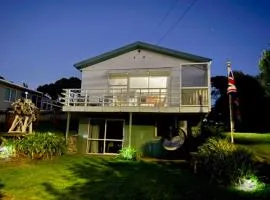 Oakura Beachfront Epic Views & Close to Everything!