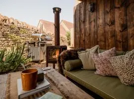 Boutique Cotswolds Cottage near Soho Farmhouse