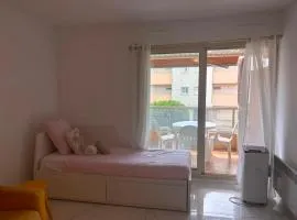 Close to the beach small apartment