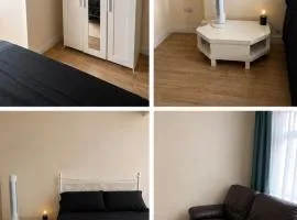Comfy Flat Near Everything
