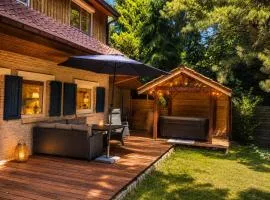 Charming house in the woods with private wellness