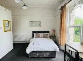 Garden View Double Studio Room, Private En-suite & Kitchenette by Singleton Hospital, Sketty, Swansea R7