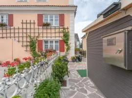 Anna9 Boardinghouse--Business people and workers, parking lot, WiFi, VAT Invoice