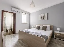 F10 Room 1, Private Double room with private bathroom in shared Flat