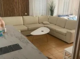 Nr1 White appartment w Luxury BA between Train St. and DT