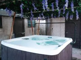 Rochdale House Sleeping 13, Hot Tub & Parking