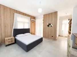 Hotel Mjeshtri