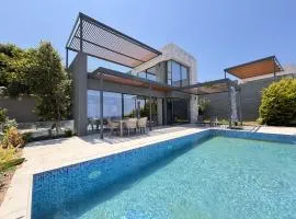 Yalıkavak Villa with Pool, Garden & Sea View