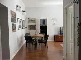 Maironis - Spacious Apartment in the Heart of Kaunas