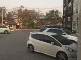 ๋กญ๋ถ๋ฆฌ์ ์์นํ ํธํ
Grand Lopburi