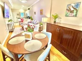Incredible location Full kitchen Premium Stay