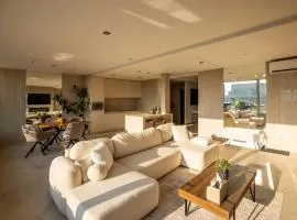 Penthouse Centrum Nitra Jacuzzi&View, free parking