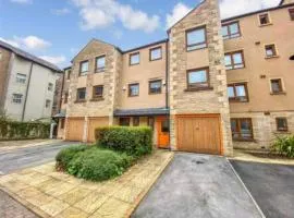 Modern Lancaster Townhouse, Free Parking