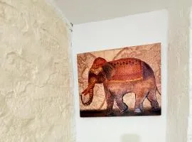Attractive Cave Style 2 Bedroom Apartment