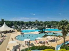 Bungalow charmant près de Vias avec piscine partagée