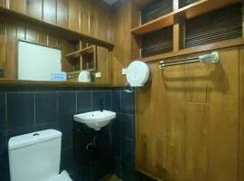 Whole House Modern Uchi