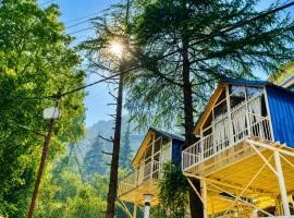Treehouse by the lake