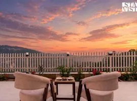 StayVista at Gazania Villa with Outdoor Pool, Bonfire