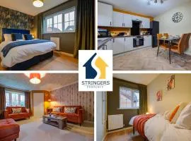 Central 3-Bedroom House Sleeps 5 with Parking